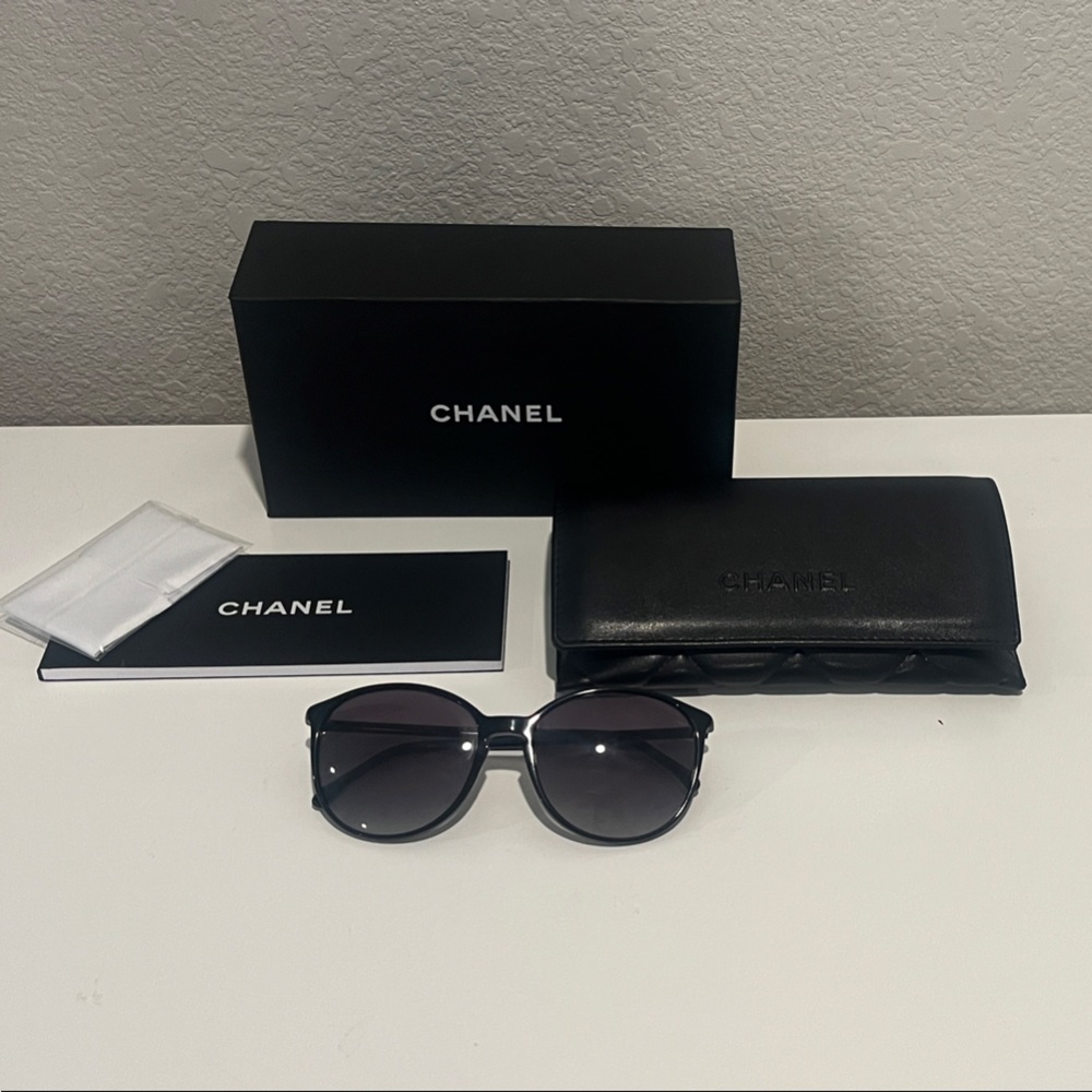 CHANEL Black CH5278 Sunglasses